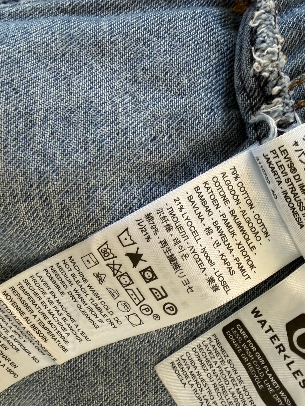 Levi’s Premium Jacket Womens Small 90s Trucker Oversized Soft Denim - Picture 8 of 11
